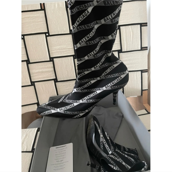 Selling this amazing pair of Balenciaga booties.They unfortunately run small. - Picture 2 of 5